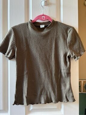Paper Crane Olive Green Ribbed Short-Sleeve Top